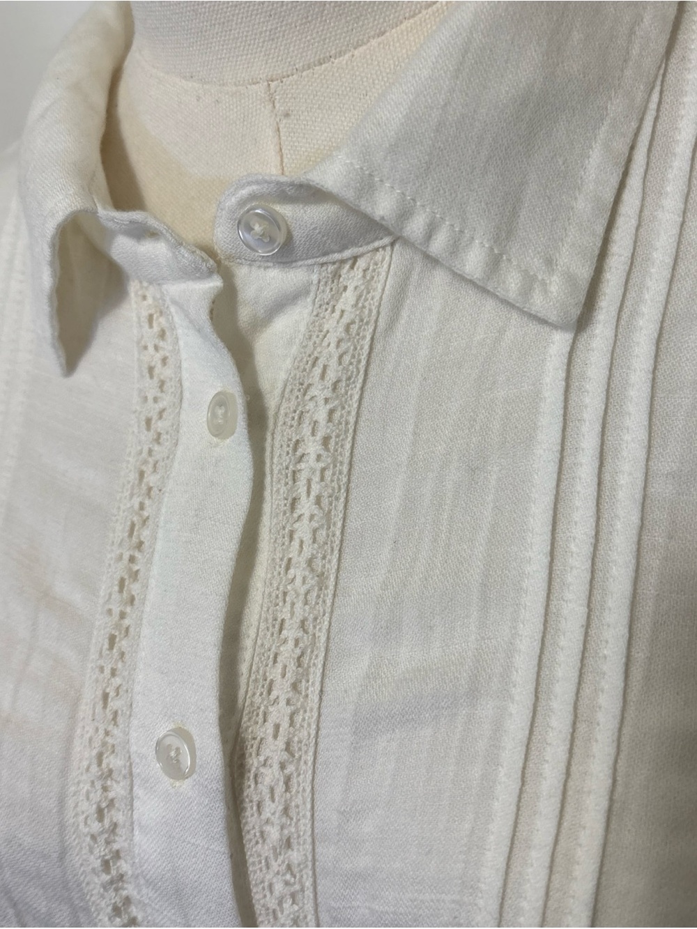 Lucky Brand White Button-Front Pintuck Lace Blouse. Size Large. EUC. - Picture 3 of 12